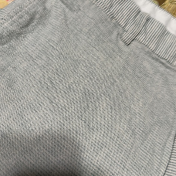 Men’s old‎ navy shorts - Picture 3 of 5